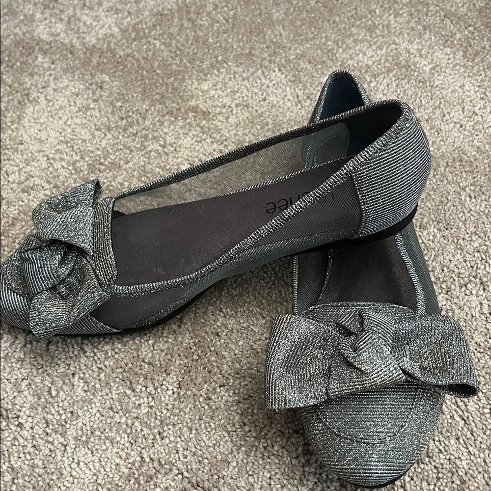 J. Renee Bacton ballet flats with bow. Size 8. New in box. Glittery Pewter